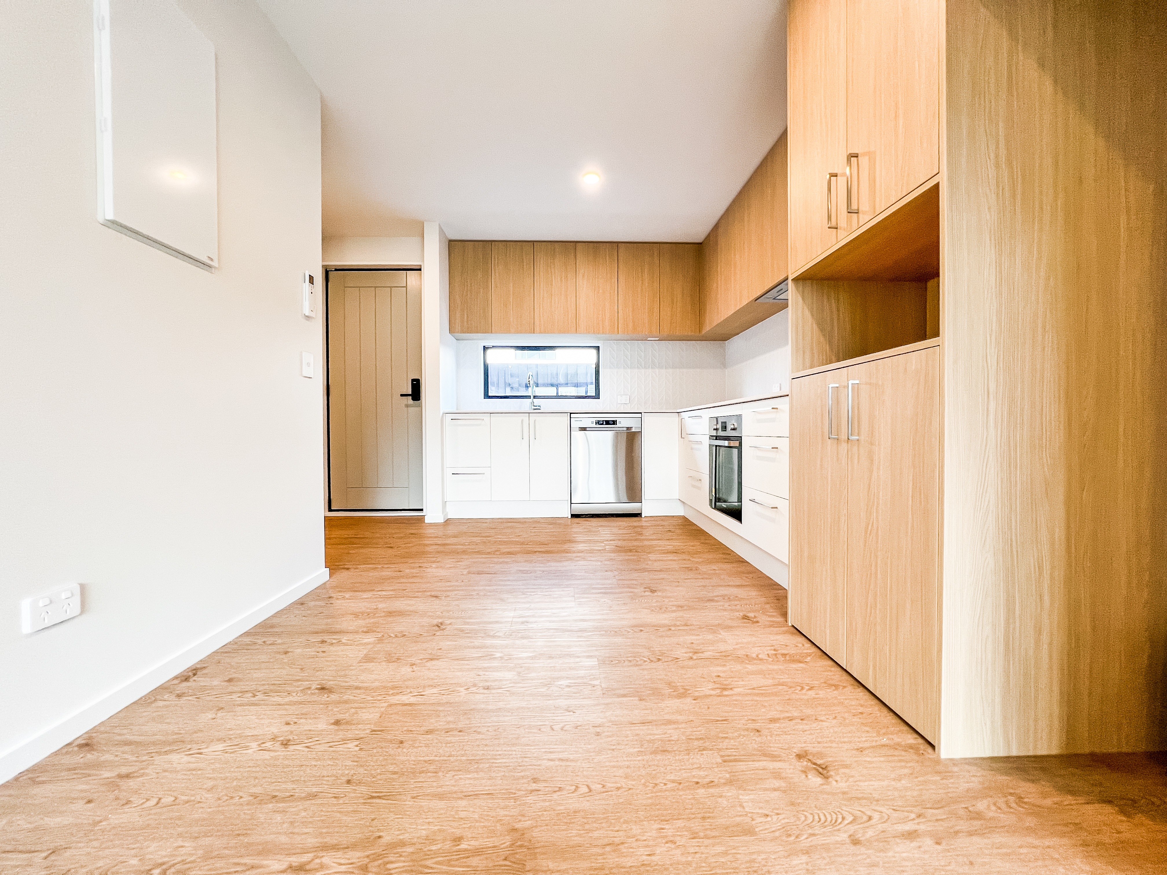 Kitchen Far