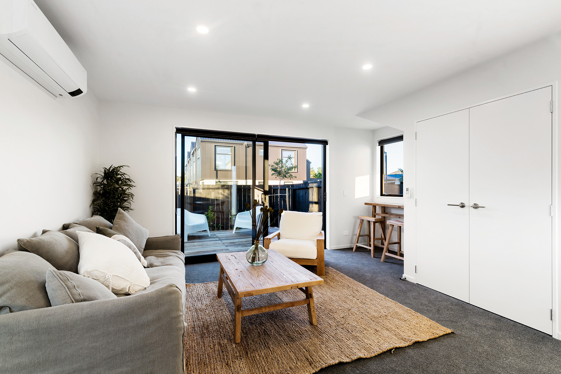 253A0182